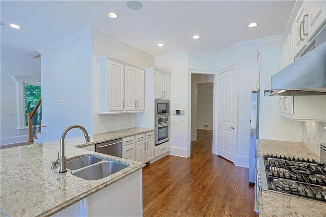 Building Photo - 1296 Lenox Park Blvd NE