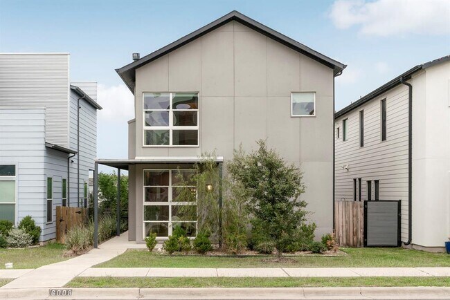 Building Photo - 6008 Florencia Ln