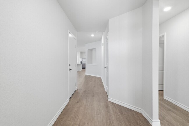 Building Photo - 3122 Davis Trce