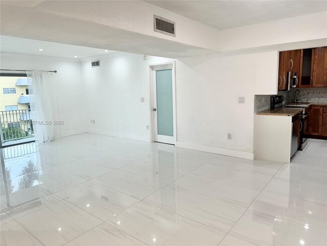 Building Photo - 7401 SW 82nd St