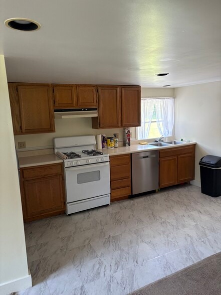 kitchen - 55 Cherry Hl