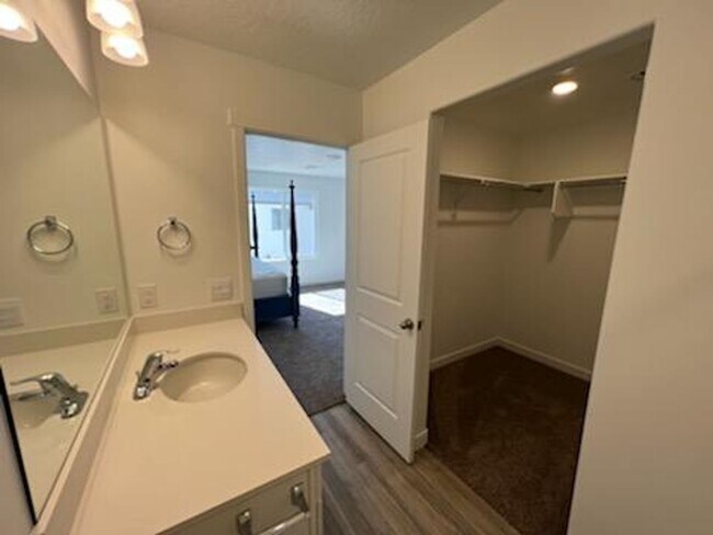 Building Photo - 379 W 2050 N