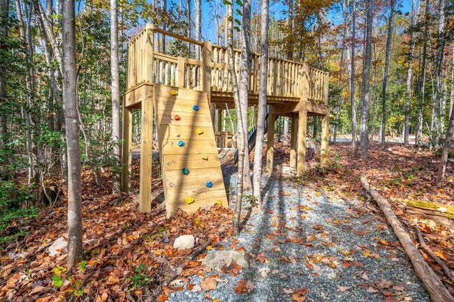 Building Photo - 288 Stone Wall Rd