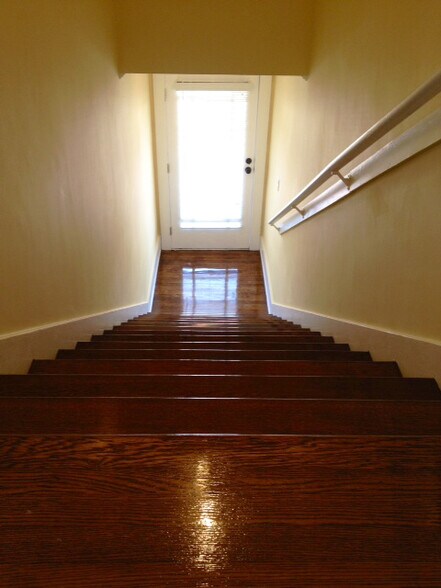 Stairway entry - 1269 Bellevue Ave