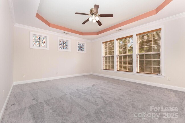 Building Photo - 9429 Ridgeforest Dr