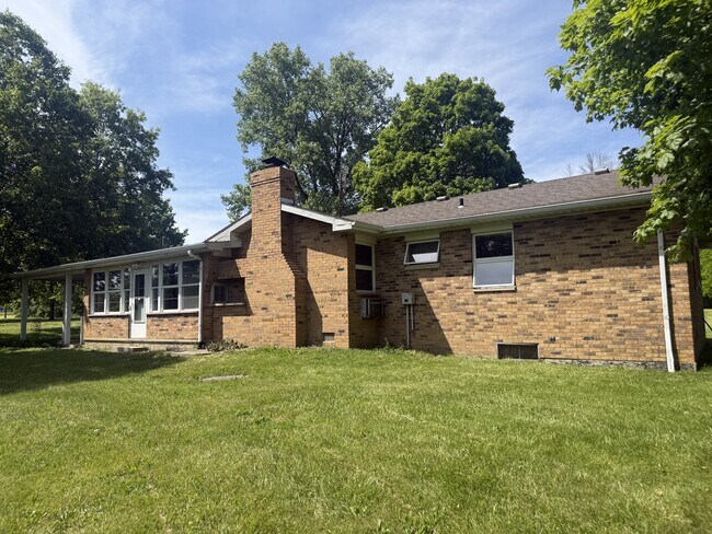 Building Photo - 16907 Indianapolis Rd