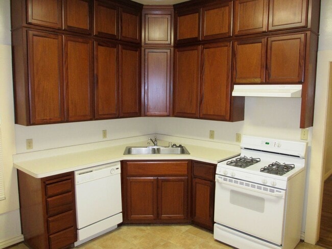 Building Photo - 417-421 Normal Ave