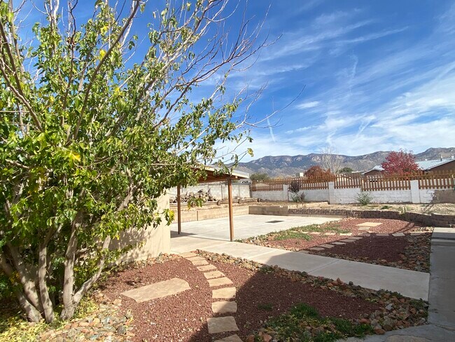 Building Photo - 11213 Chico Rd NE