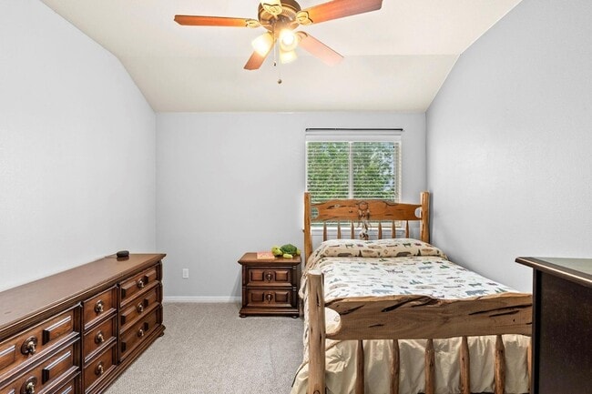 Building Photo - 227 Sandstone Trail