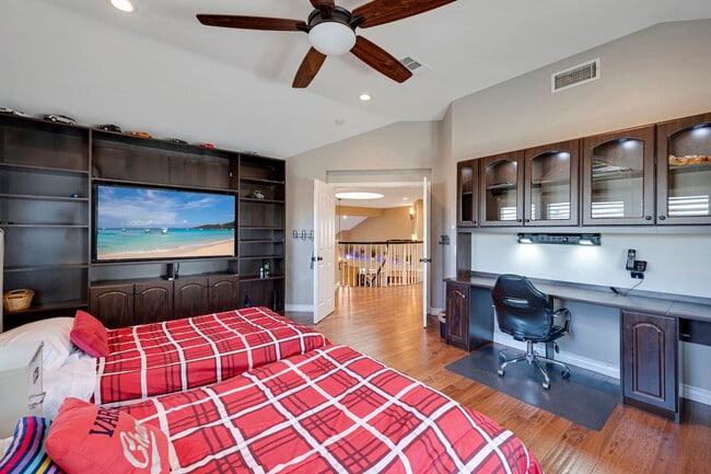 Building Photo - 9598 Naples Dr