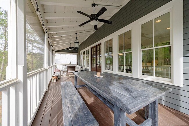 Building Photo - 1000 Loliver Ln