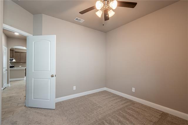 Building Photo - 604 Sycamore Dr