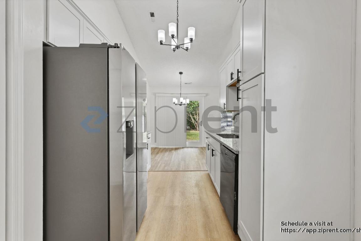 Building Photo - 4711 Avalon Forest Ln