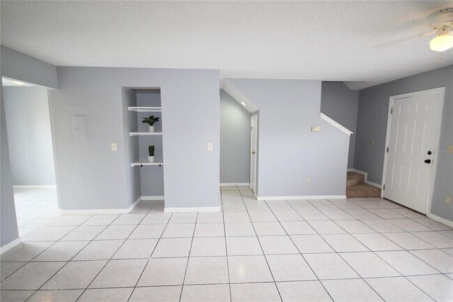 Building Photo - 3283 Oak Lake Pl