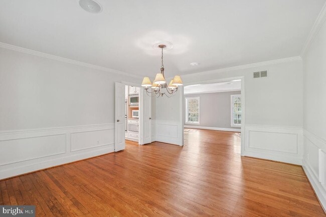 Building Photo - 1210 Suffield Dr