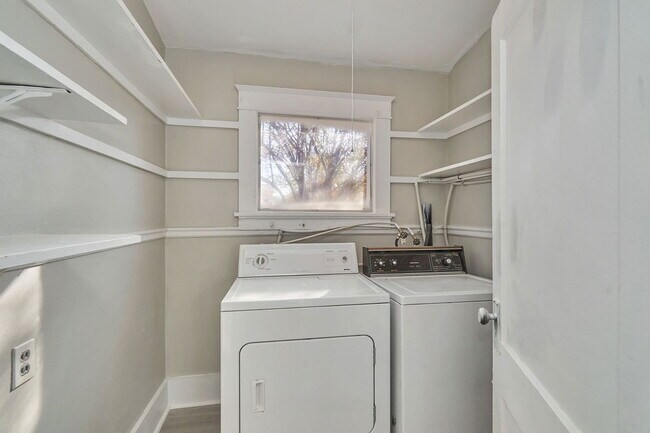 Building Photo - 2118 Fairfax Ave