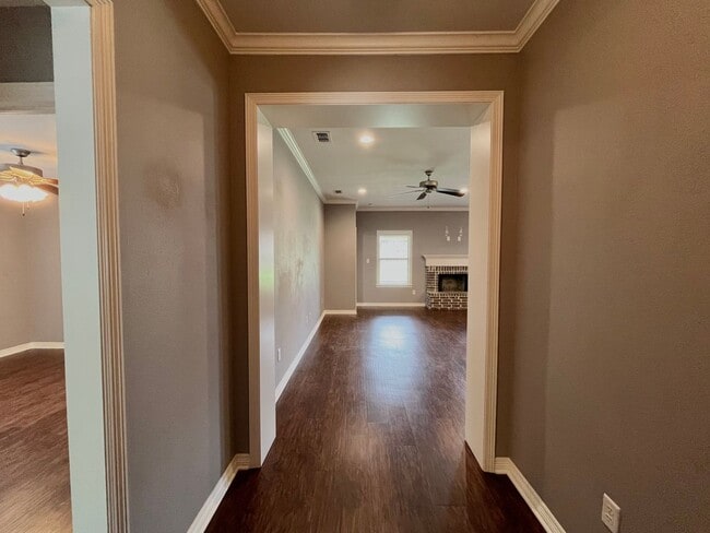 Building Photo - 2520 Meadowglen Ct