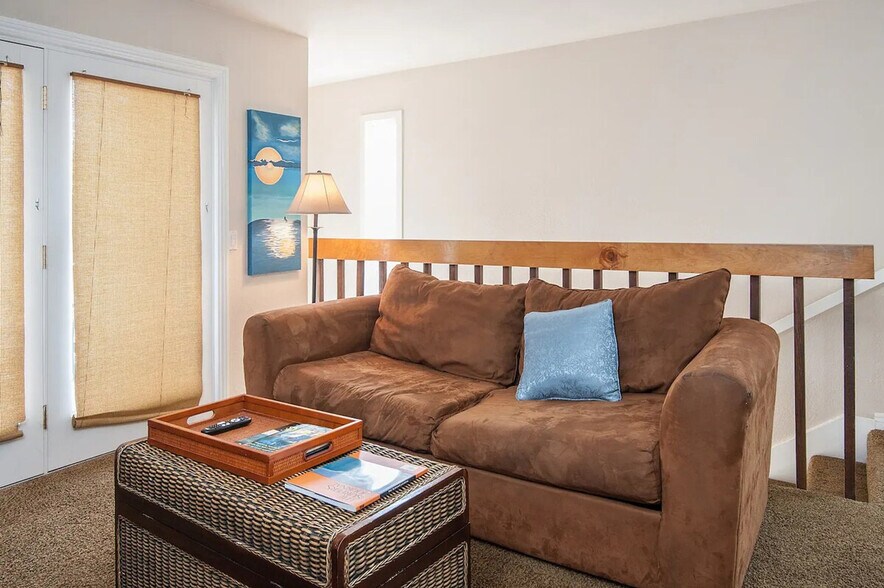 Primary Photo - 1574 Lorraine Dr