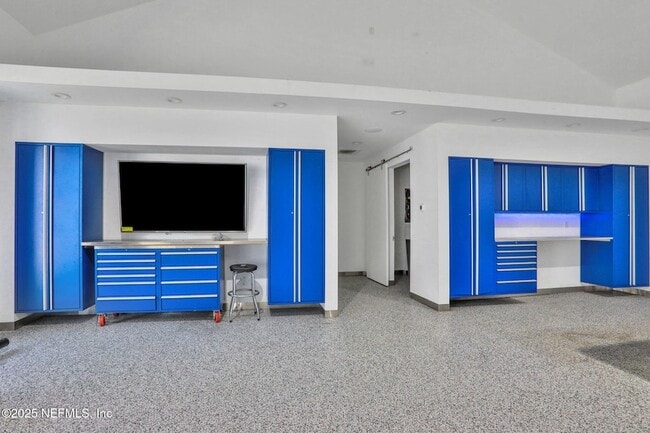 Building Photo - 12707 Tennis Ct