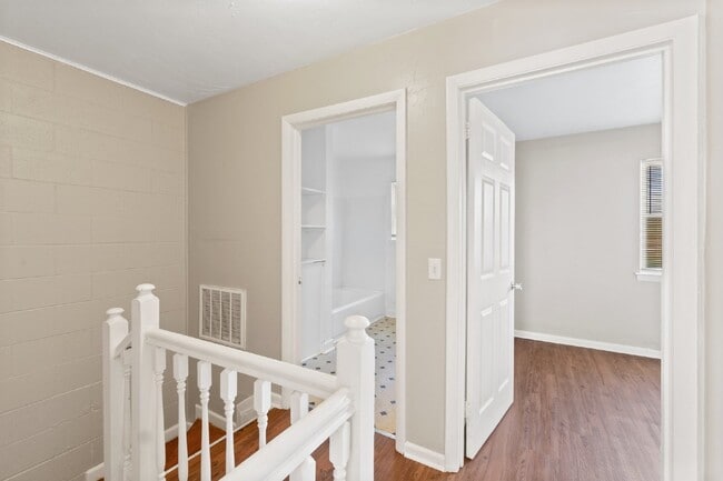 Building Photo - 3 BEDROOM BRICK TOWNHOME FOR RENT IN NORFOLK