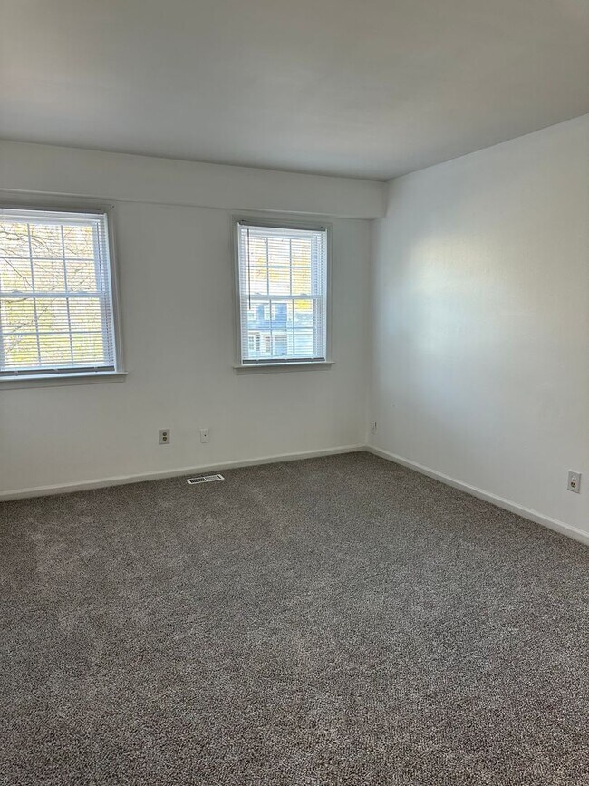 Building Photo - Single Family Home in Skimino Hills! Avail...