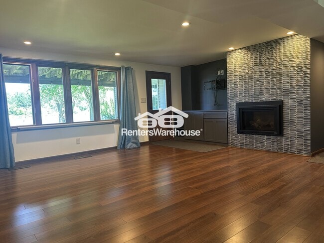 Building Photo - 1322 Meadowlark Dr