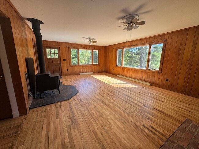 Building Photo - 473 Hapgood Pond Rd