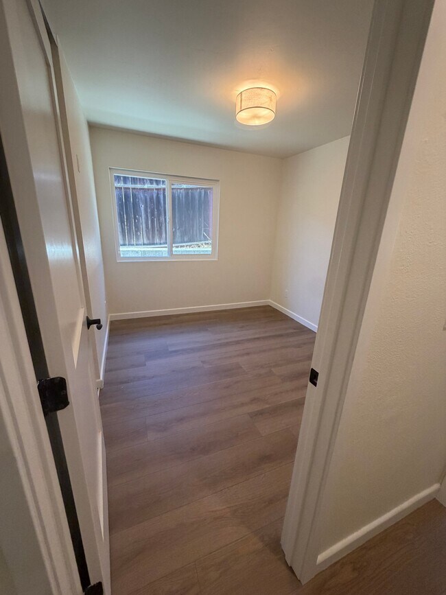 Building Photo - 7520 Woodbine Way