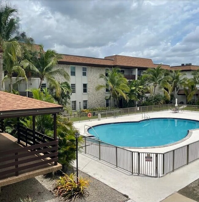 Building Photo - 5759 SW 61st St