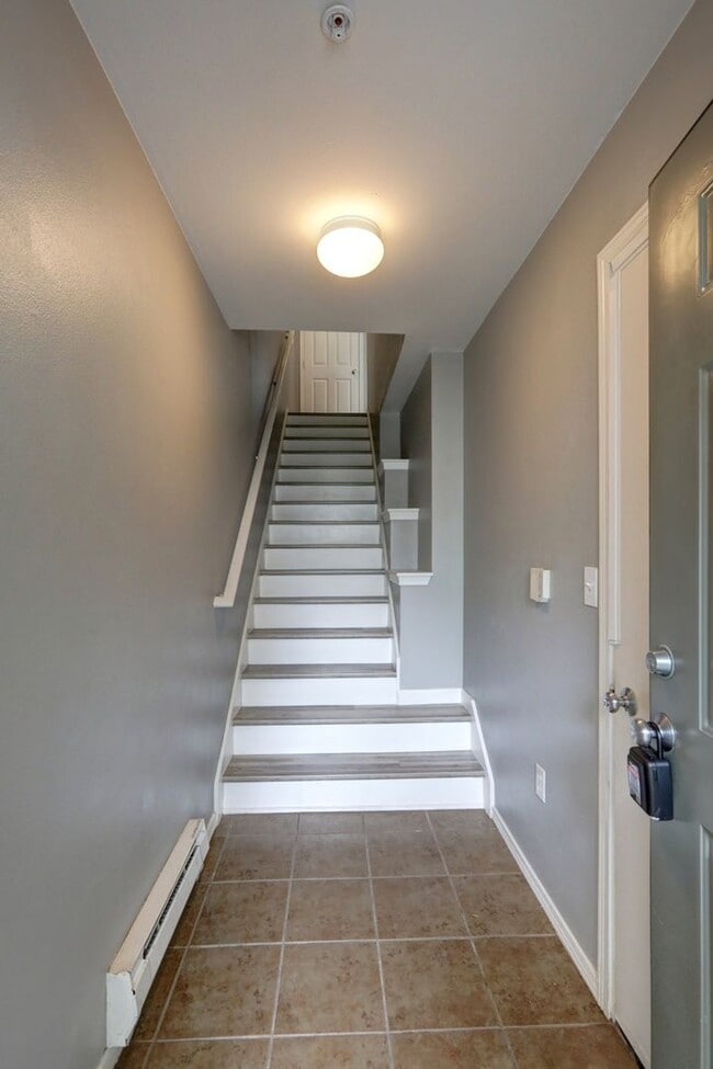 Building Photo - Newer 2 bedroom Townhome in Lynnwood