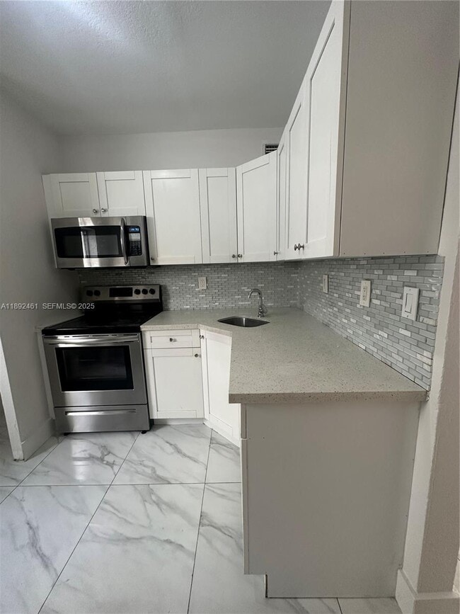 Building Photo - 7003 NW 6th Ave