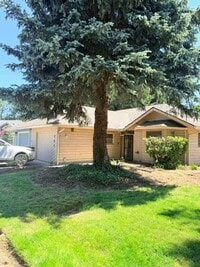 Building Photo - Charming 3-Bedroom Home with Garage & Lawn Care Included