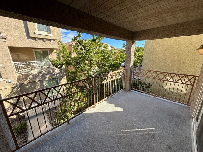 Building Photo - Spacious Tri-Level 4-Bedroom Home with Balcony and Community Amenities in Northwest Las Vegas!