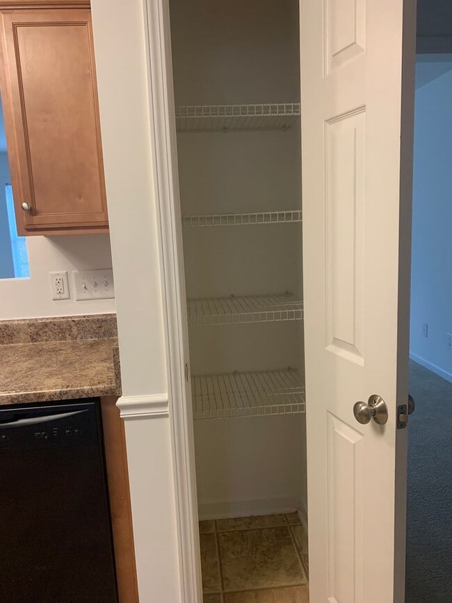 Building Photo - 3 Bedroom Rental on Cul-De-Sac!