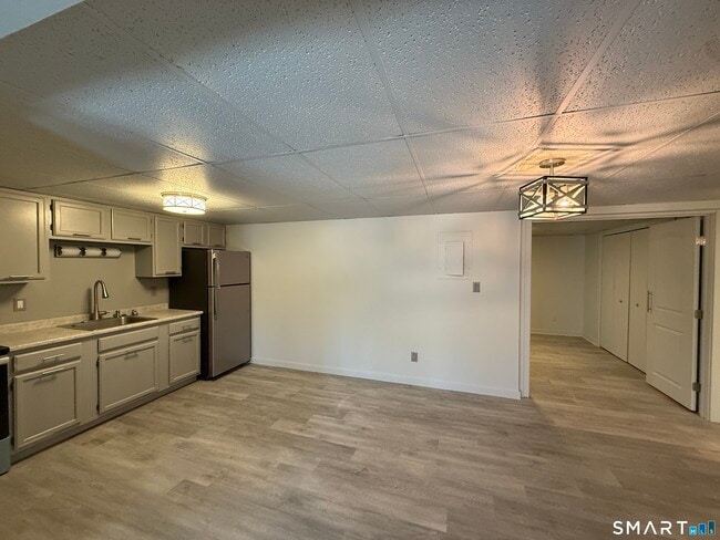 Building Photo - 388 S Main St