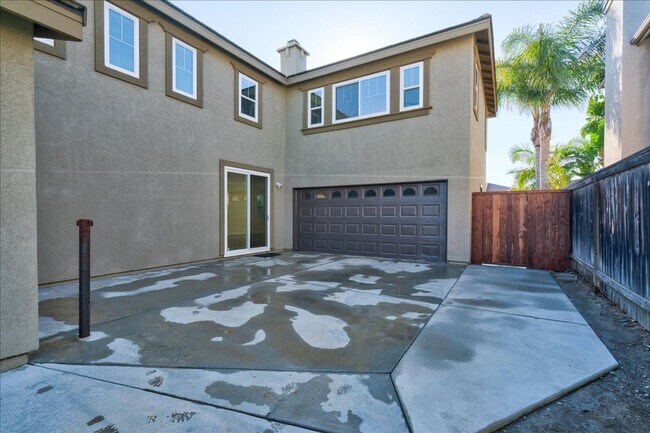 Building Photo - Luxury Arrowood Home for Rent – Available July 6th