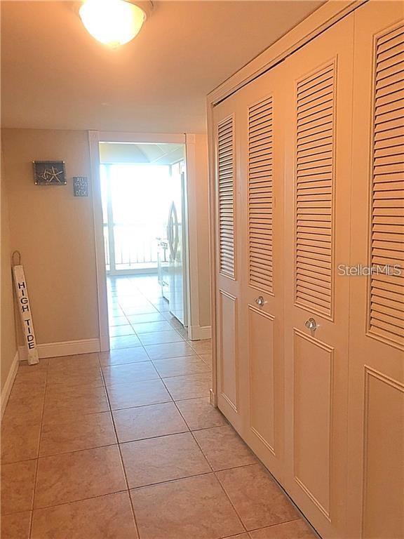 Building Photo - 400 Island Way