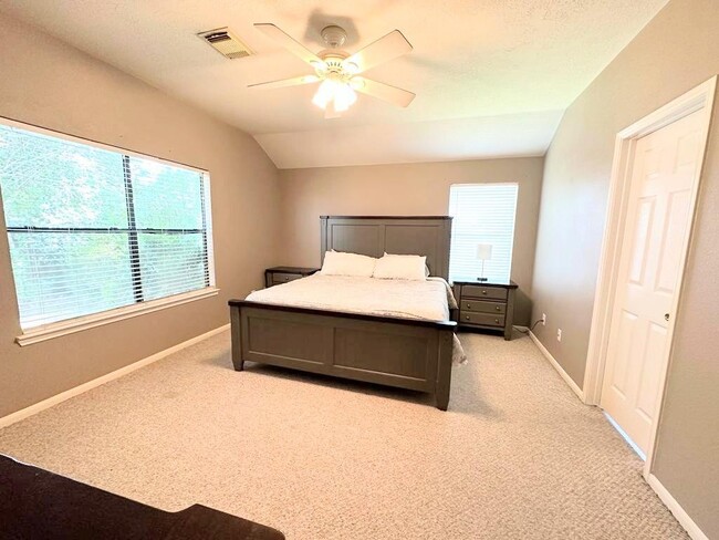 Building Photo - 21502 Oakbridge Park Ln
