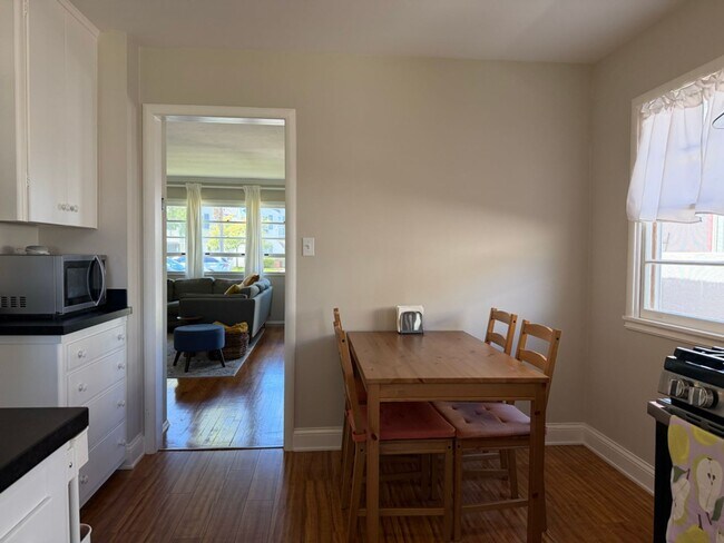 Building Photo - Cute-as-a-Button Coronado "Palmer" Home in a Fabulous School-Side Location – Coronado Village
