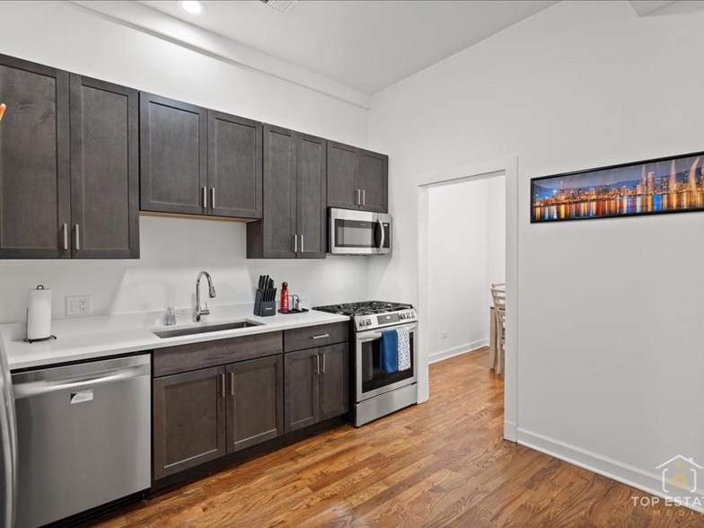 Building Photo - 3529 S Indiana Ave