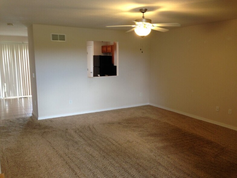 Building Photo - 3816 Balmoral Dr