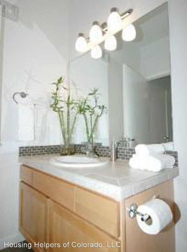 Building Photo - 2 br, 2.5 bath House - 2830 East College A...