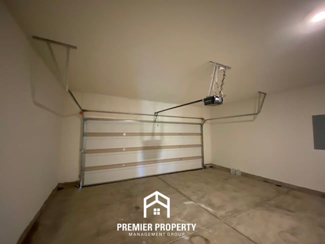 Building Photo - Modern 4BR/2BA Millington Home | Gourmet Island Kitchen & Luxury Primary Suite