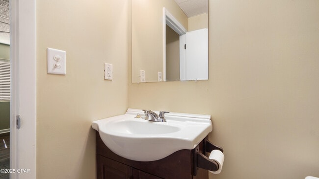 Building Photo - 316 Cherry St