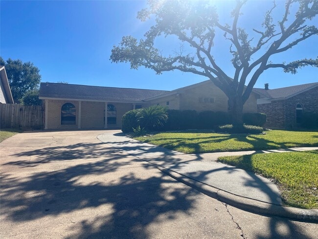 Building Photo - 16803 Castle Fraser Dr