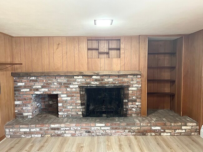 Building Photo - 524 Saybrook Rd