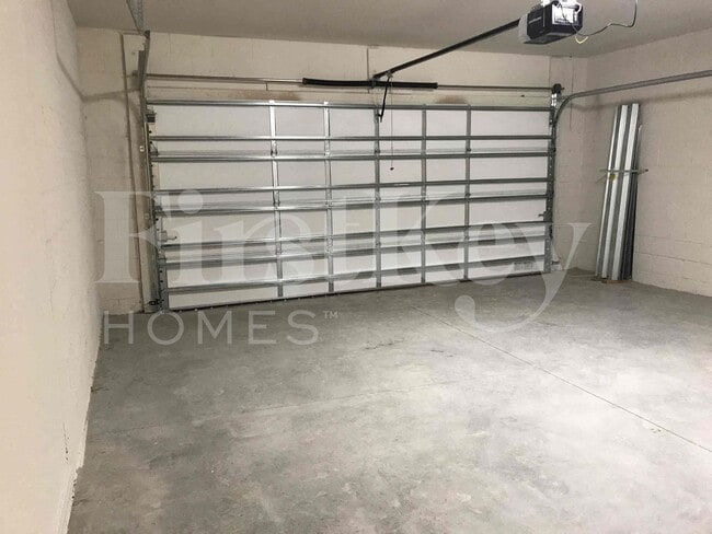 Building Photo - 1609 SW 25th Ln