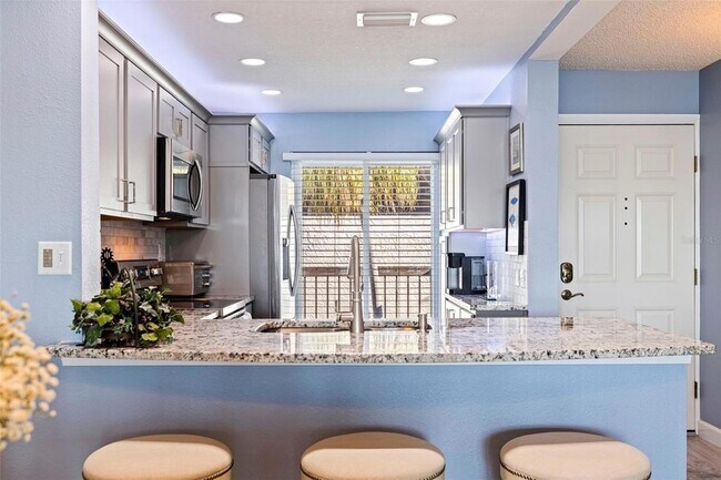 Building Photo - 6365 Bahia Del Mar Blvd S