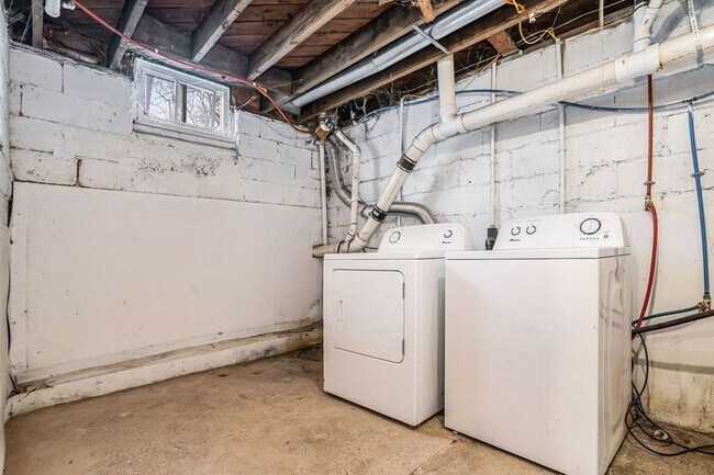 Building Photo - Fantastic, large remodeled 3-bed/1-bath ranch, unfinished basement & partially enclosed yard