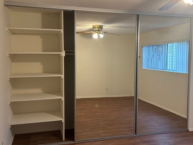 Building Photo - 12415 Archwood St